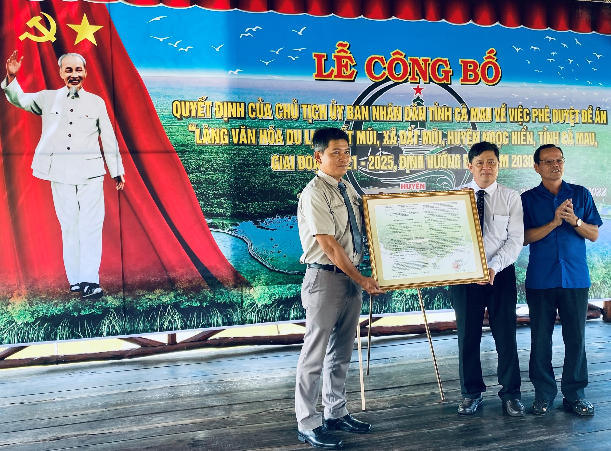 Lễ công bố Quyết định của Chủ tịch Ủy ban nhân dân tỉnh Cà Mau phê duyệt Đề án Làng Văn hóa Du lịch Đất Mũi