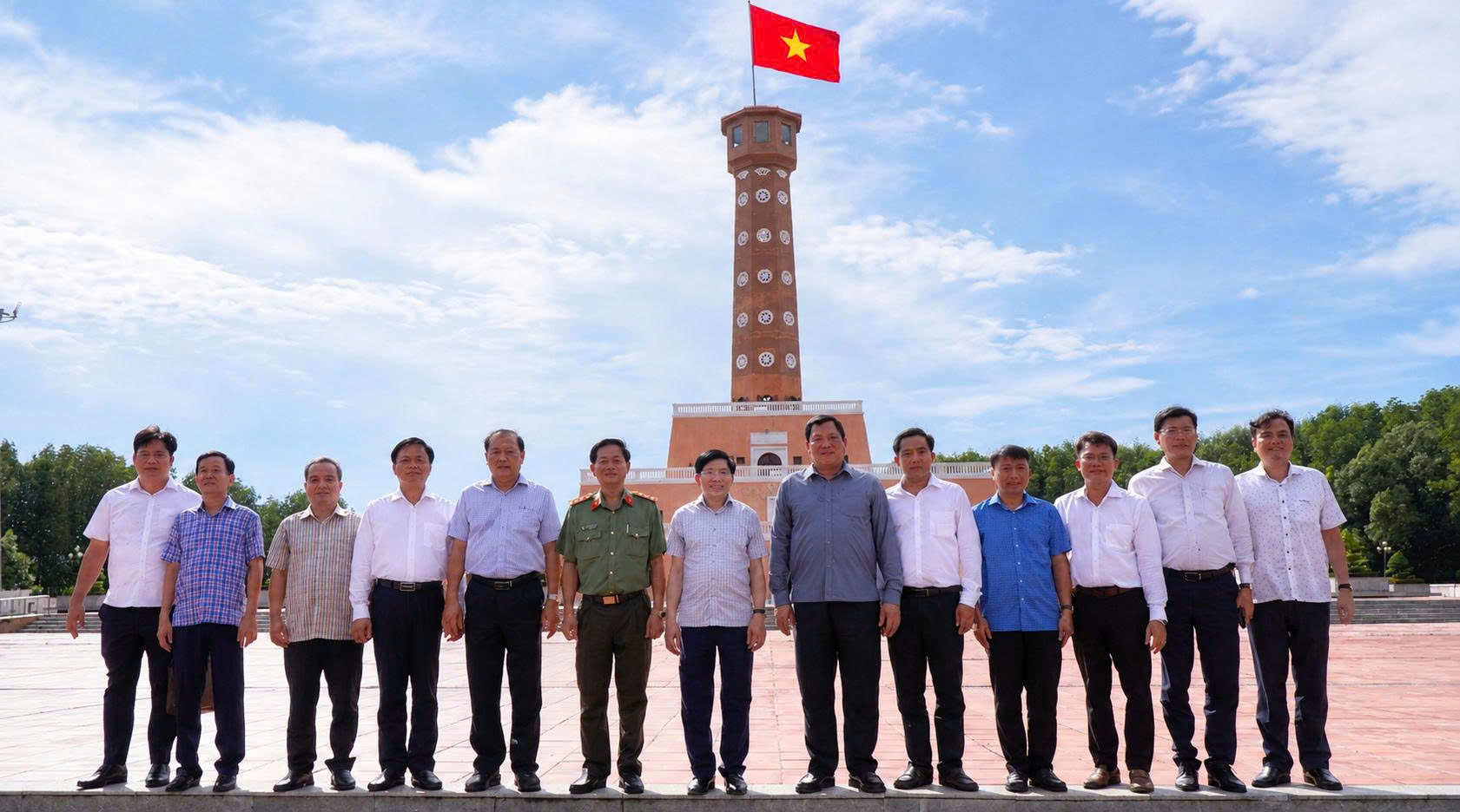 Đoàn công tác của đồng chí Đặng Văn Dũng, Ủy viên Ban Chấp hành Trung ương Đảng, Phó Bí thư Thường trực Tỉnh ủy đến thăm Khu du lịch Mũi Cà Mau